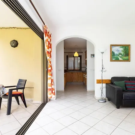 Fewo-romantico-ruhige-lage-2-terrassen-2-gaerten-sonne-pur-den-ganzen-tag-mit-pool-und-parkplatz شقة *